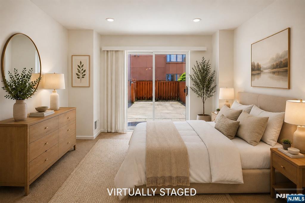 302 Chase Court, Unit 302 Edgewater, NJ 07020 - Photo 3 of 46
