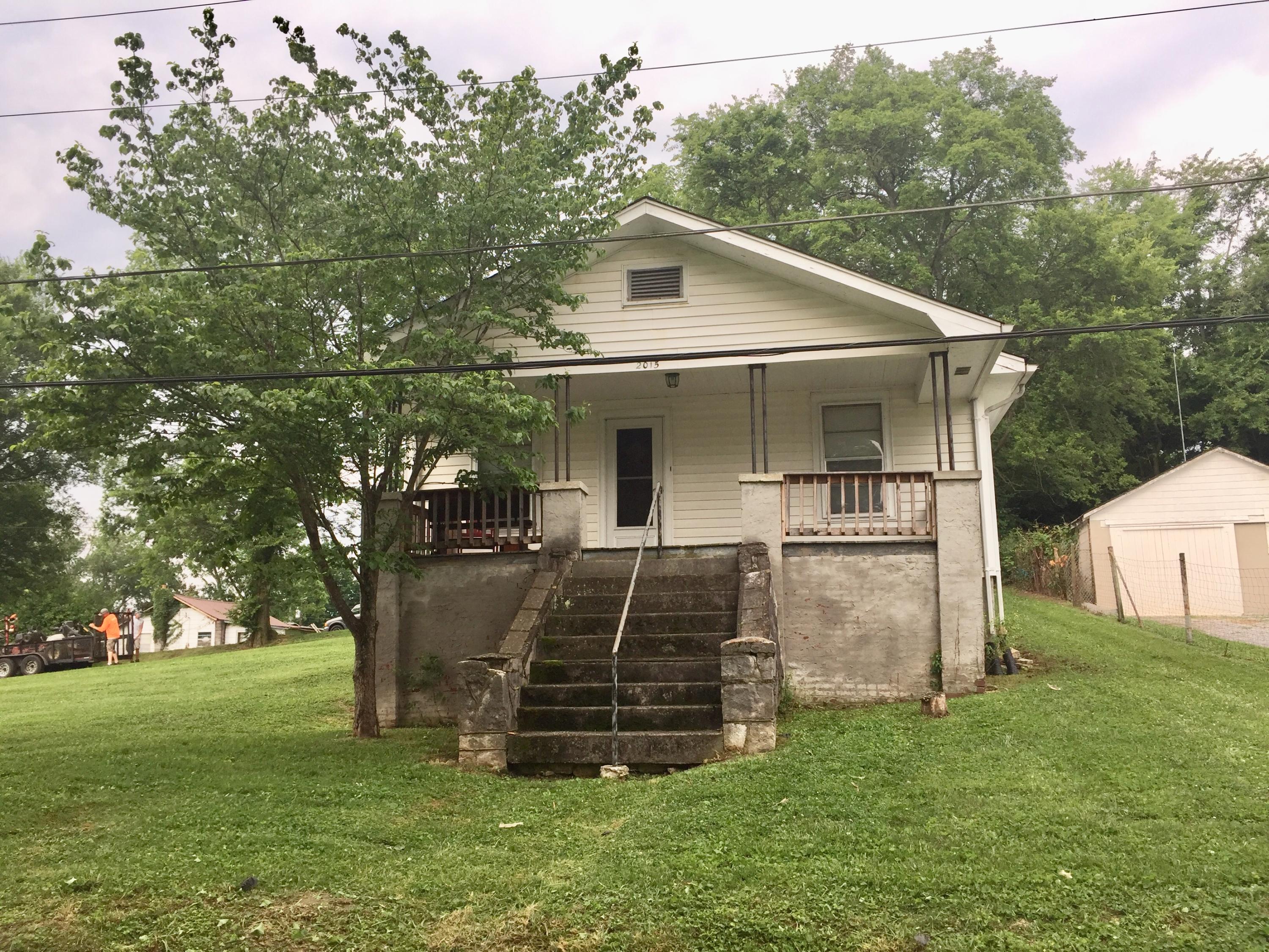 2015 1st Road Knoxville, TN 37914 - Photo 1 of 13 1st rd front