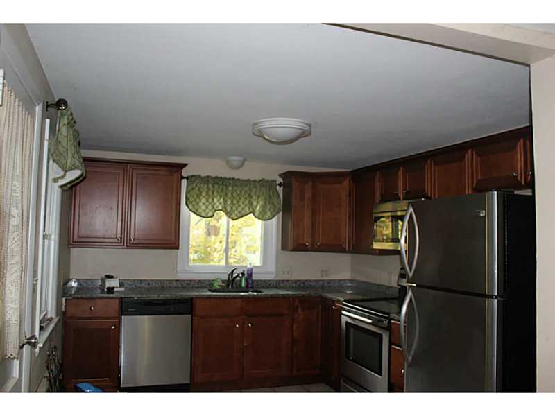 32 Haverford Road Warwick, RI 02886 - Photo 1 of 25 Kitchen.