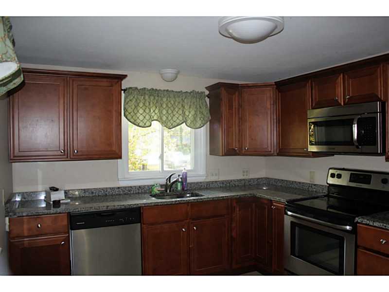 32 Haverford Road Warwick, RI 02886 - Photo 3 of 25 Kitchen.