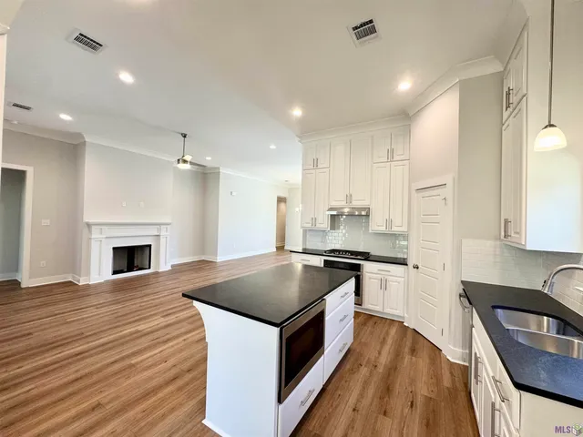 $399,990 | 25281 Burlington Drive, Denham Springs, LA 70726