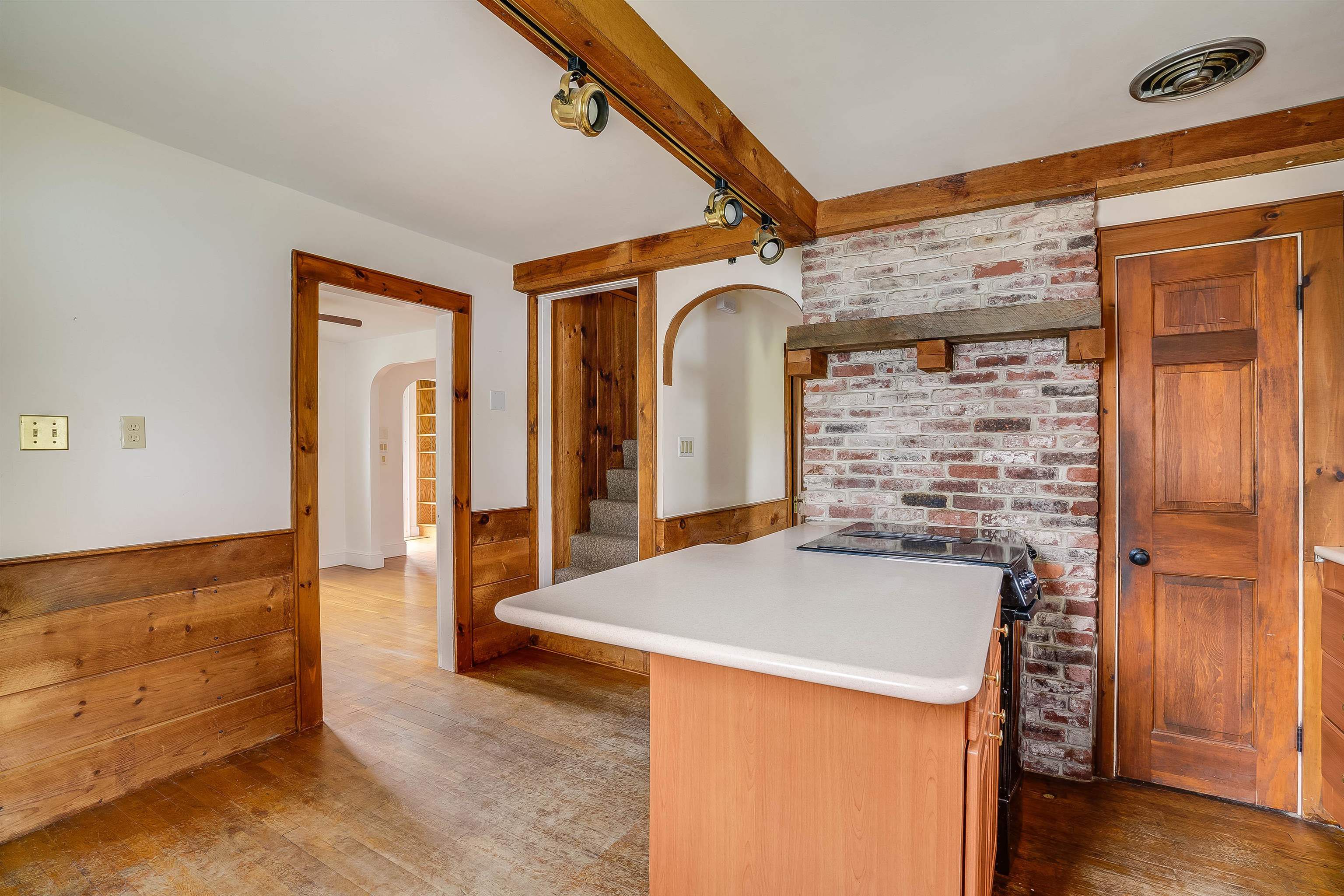 36 Shirley Hill Road Manchester, NH 03102 - Photo 13 of 26