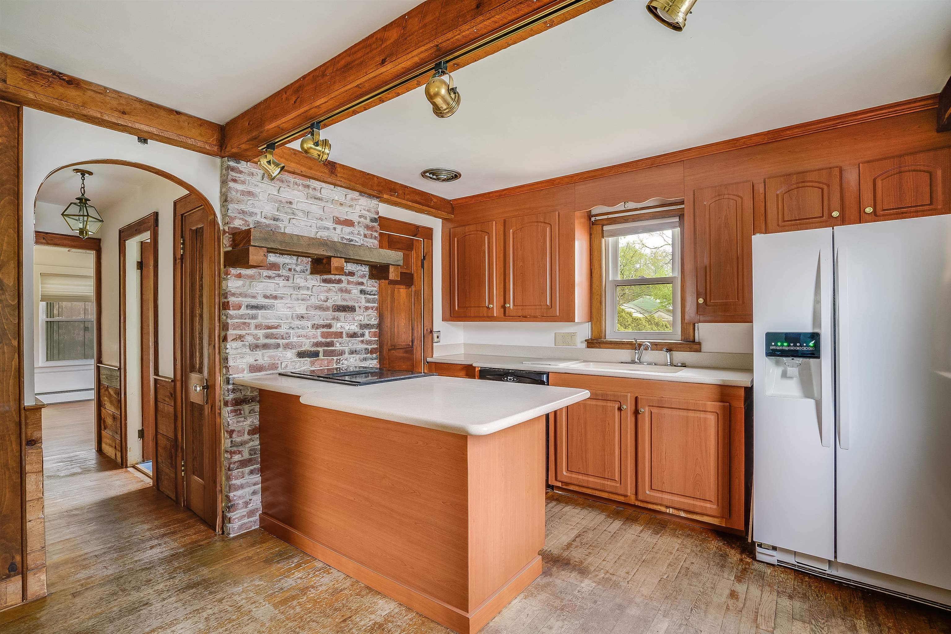 36 Shirley Hill Road Manchester, NH 03102 - Photo 2 of 26