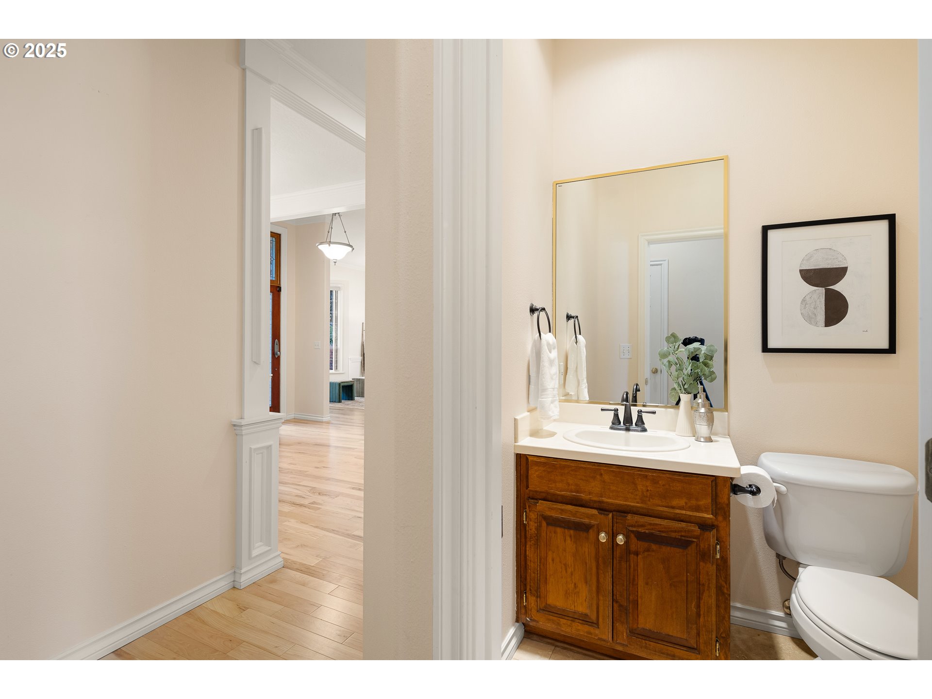 1468 Wimbledon Place Springfield, OR 97477 - Photo 17 of 47 a bathroom with a toilet sink and mirror