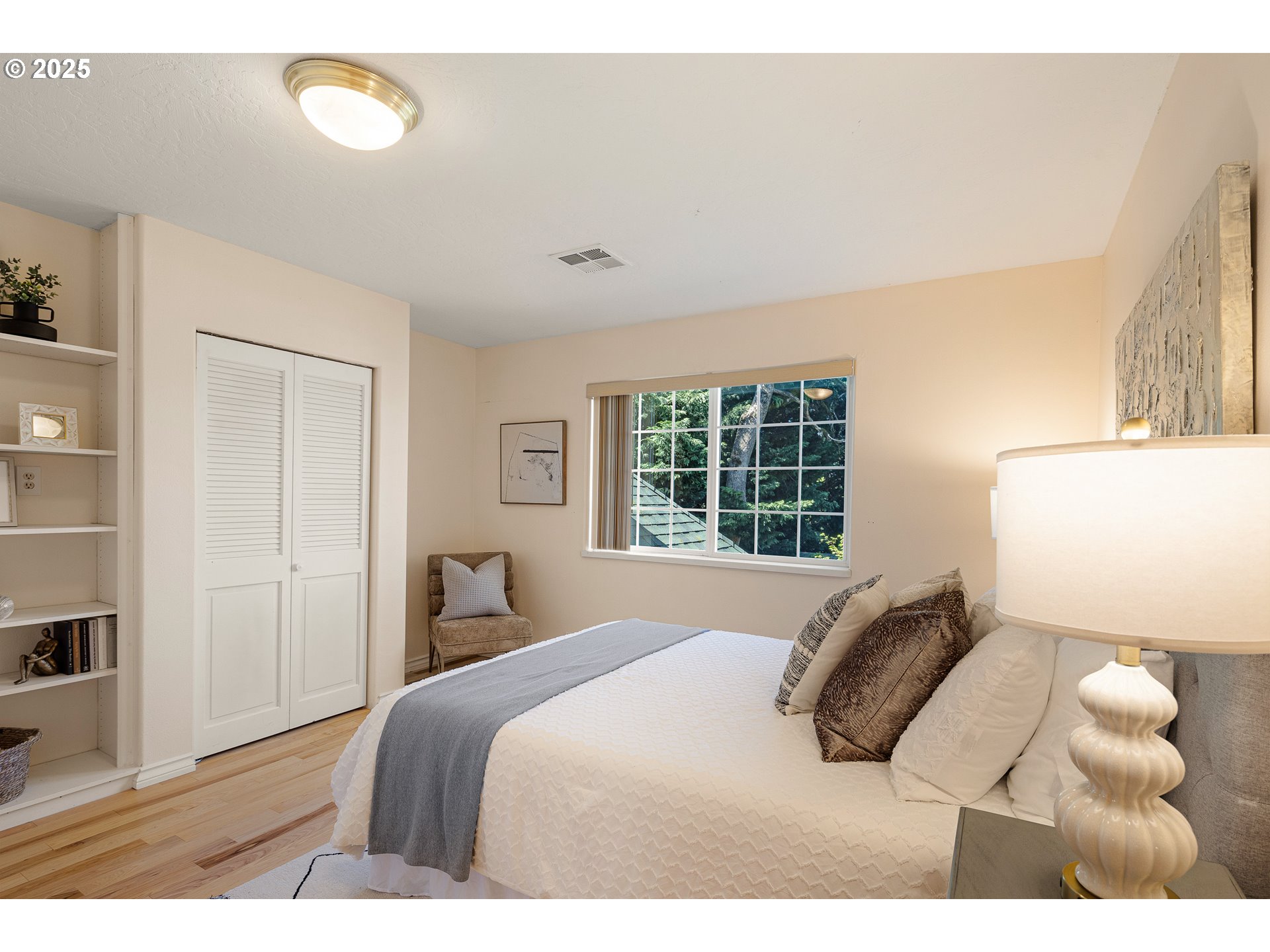1468 Wimbledon Place Springfield, OR 97477 - Photo 24 of 47 a bedroom with a bed and window