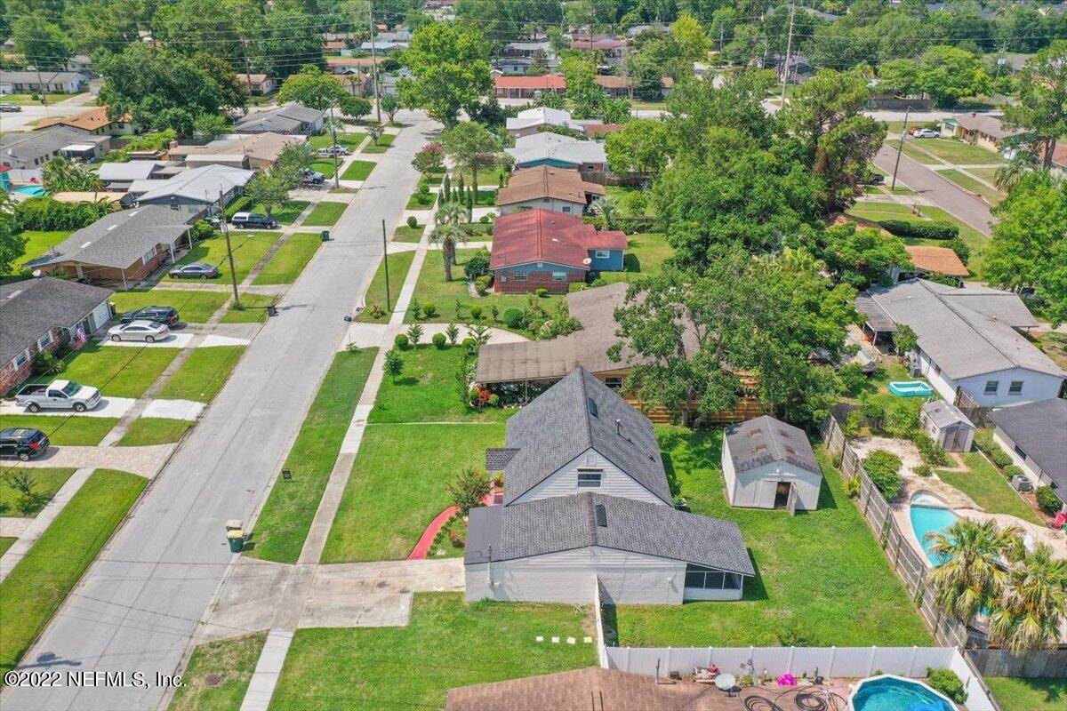 4057 Dayrl Road Jacksonville, FL 32207 - Photo 20 of 21 an aerial view of a house with a garden