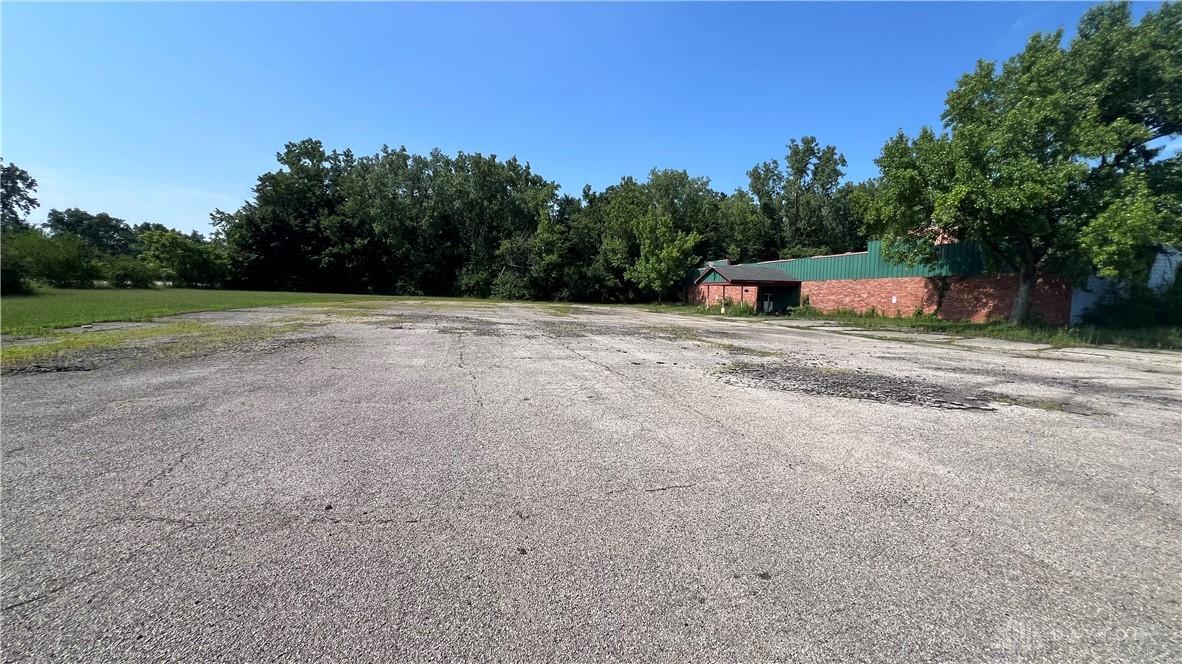 7415 Pleasant Plain Road Clayton, OH 45315 - Photo 4 of 13