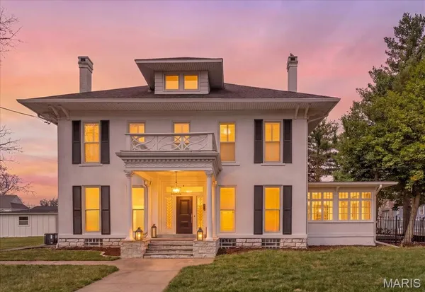 $620,000 | 720 Grove Street, Alton, IL 62002