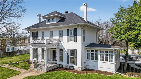 $620,000 | 720 Grove Street, Alton, IL 62002