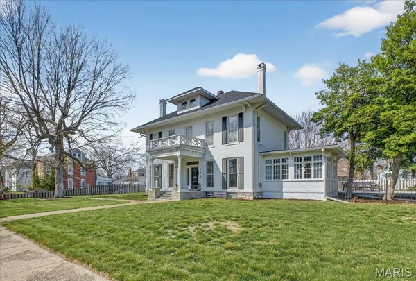 $620,000 | 720 Grove Street, Alton, IL 62002
