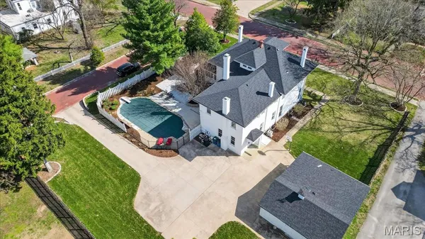 $620,000 | 720 Grove Street, Alton, IL 62002
