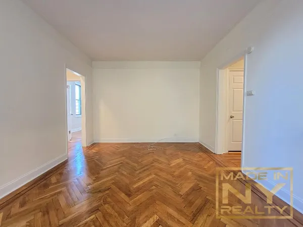 $3,199 | 25-74 33rd Street, Unit 5J | Astoria