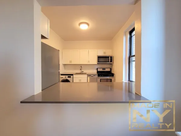 $3,199 | 25-74 33rd Street, Unit 5J | Astoria