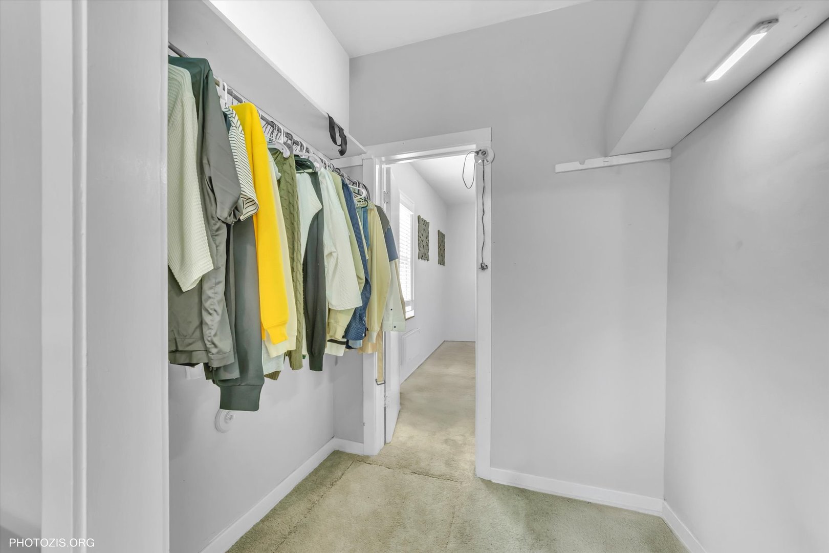 10002 South Torrence Avenue Chicago, IL 60617 - Photo 14 of 46 a view of walk in closet