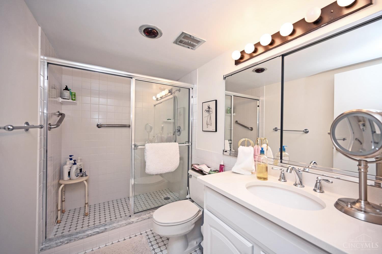 2444 Madison Road, Unit 1811 Cincinnati, OH 45208 - Photo 27 of 35 Gallery Image 27