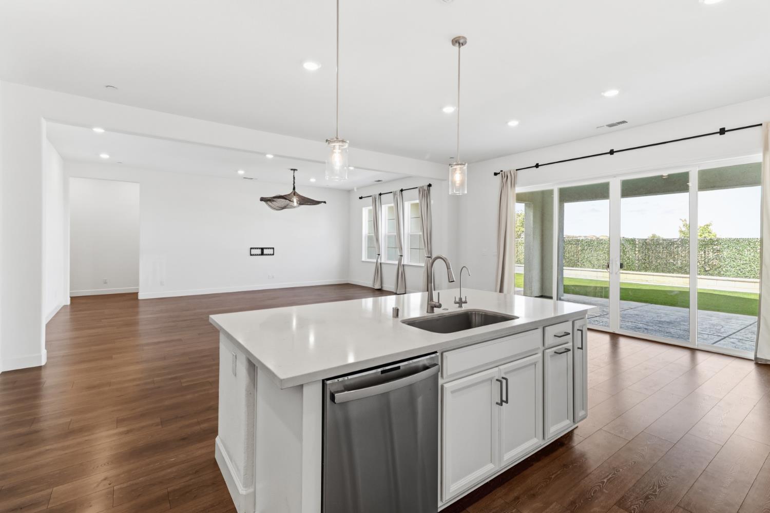 7606 Afonso Way Elk Grove, CA 95757 - Photo 5 of 79