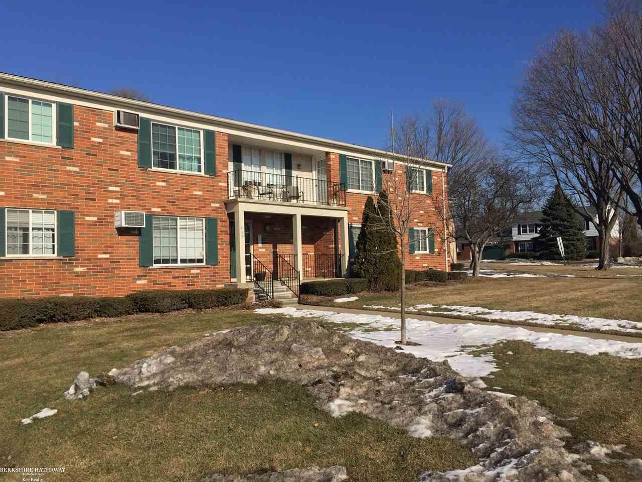 409 Miller Avenue Rochester, MI 48307 - Photo 1 of 30 31277354.JPG
