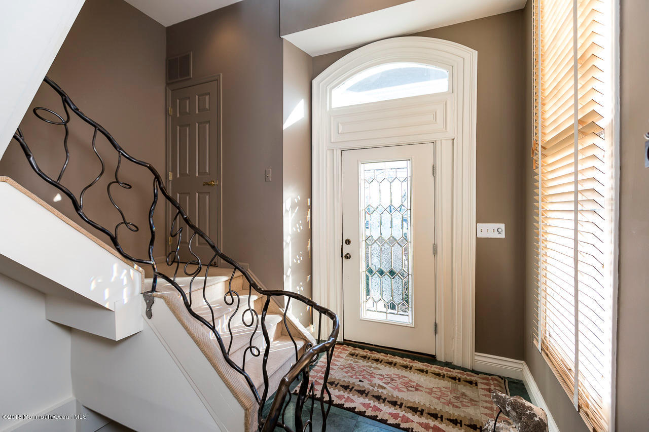 62 A West Front Street Red Bank, NJ 07701 - Photo 4 of 37 06_Foyer