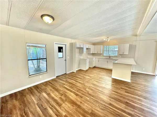 $1,895 | 1252 Henderson Creek Drive, Naples, FL 34114