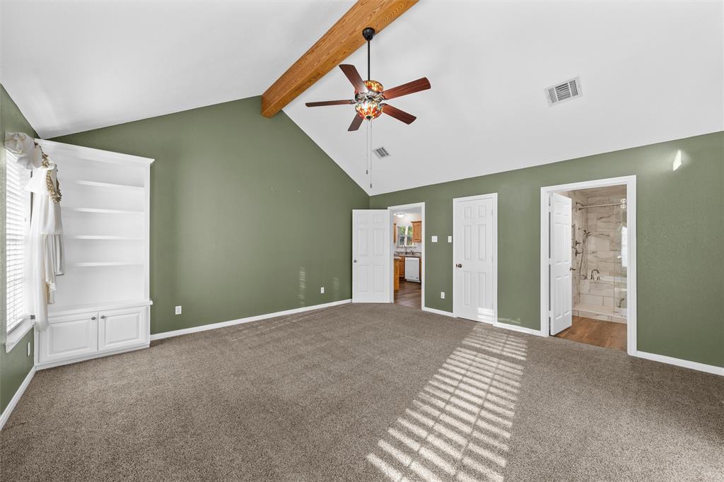 4505 Shady Glen Drive Waco, TX 76708 - Photo 19 of 40 an empty room with windows and closet