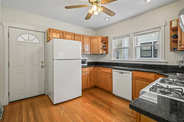 $399,900 | 3524 Raymond Avenue, Brookfield, IL 60513