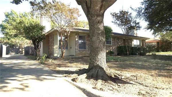 $1,400 | 2501 Lido Lane, Arlington, TX 76015