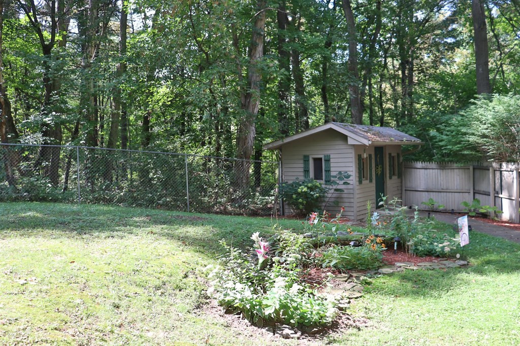 21 Rockwell Road Plattsburgh, NY 12901 - Photo 5 of 18 Gallery Image 5