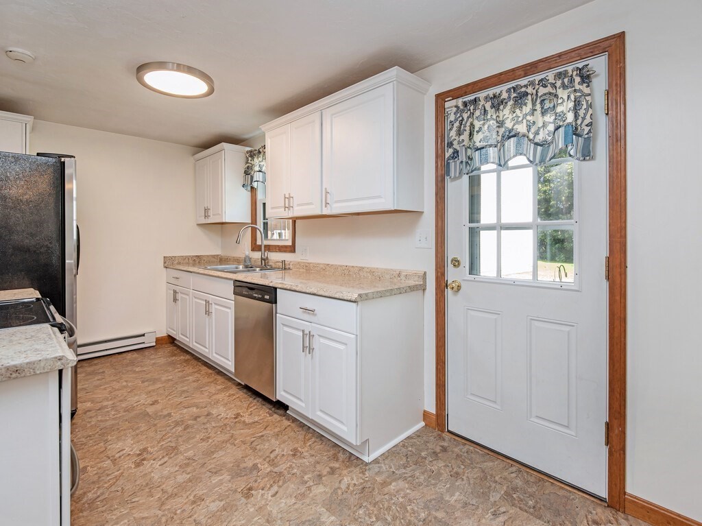 12 Plantation Road, Unit 12 Oxford, MA 01540 - Photo 6 of 35 Gallery Image 6