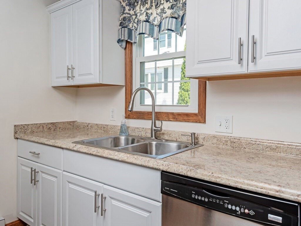 12 Plantation Road, Unit 12 Oxford, MA 01540 - Photo 8 of 35 Gallery Image 8