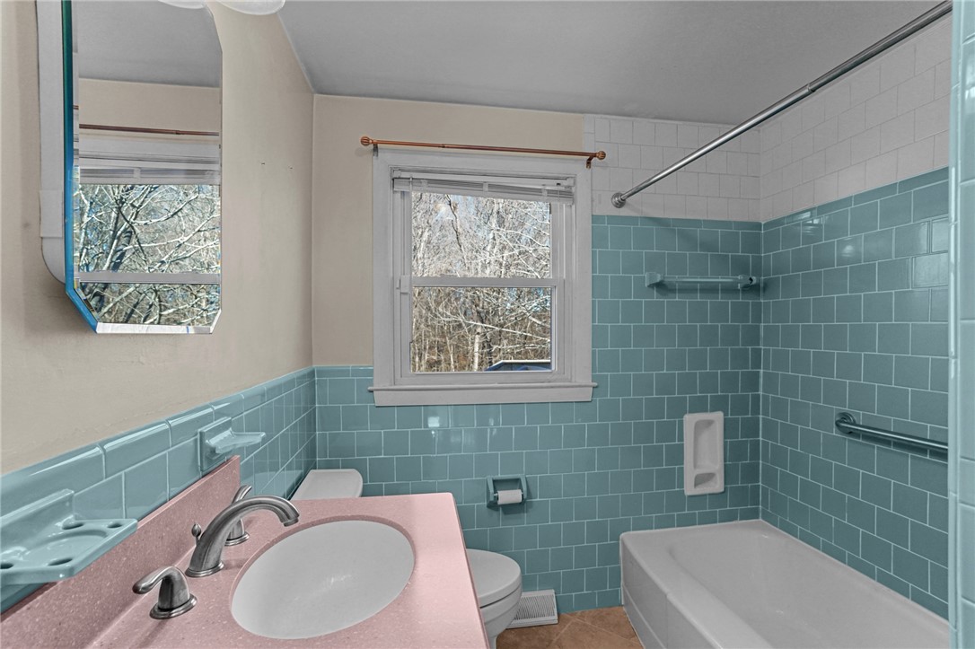 1 Lamb Road Warwick, RI 02818 - Photo 15 of 33