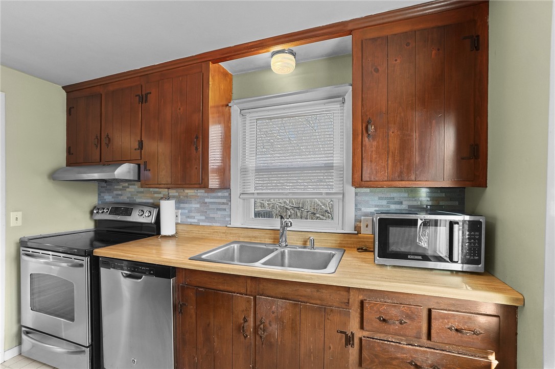 1 Lamb Road Warwick, RI 02818 - Photo 10 of 33