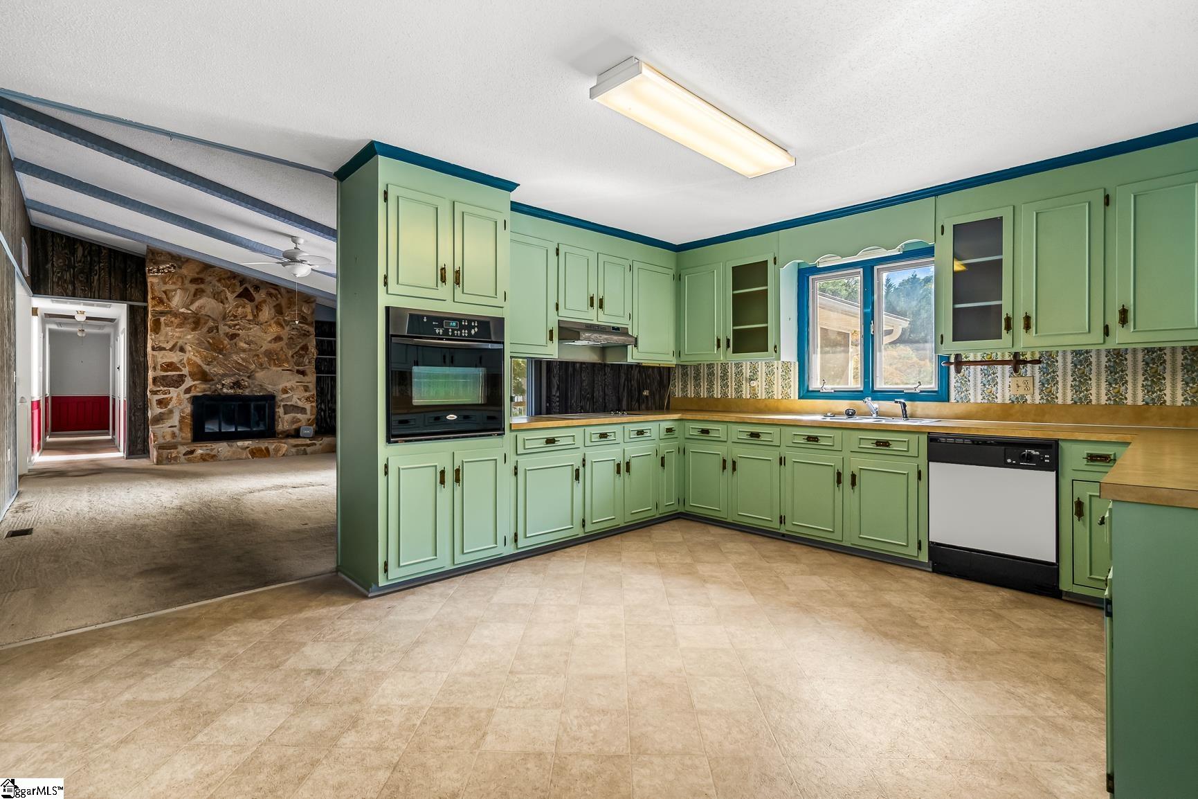 208 Williamsburg Road Anderson, SC 29621 - Photo 5 of 27