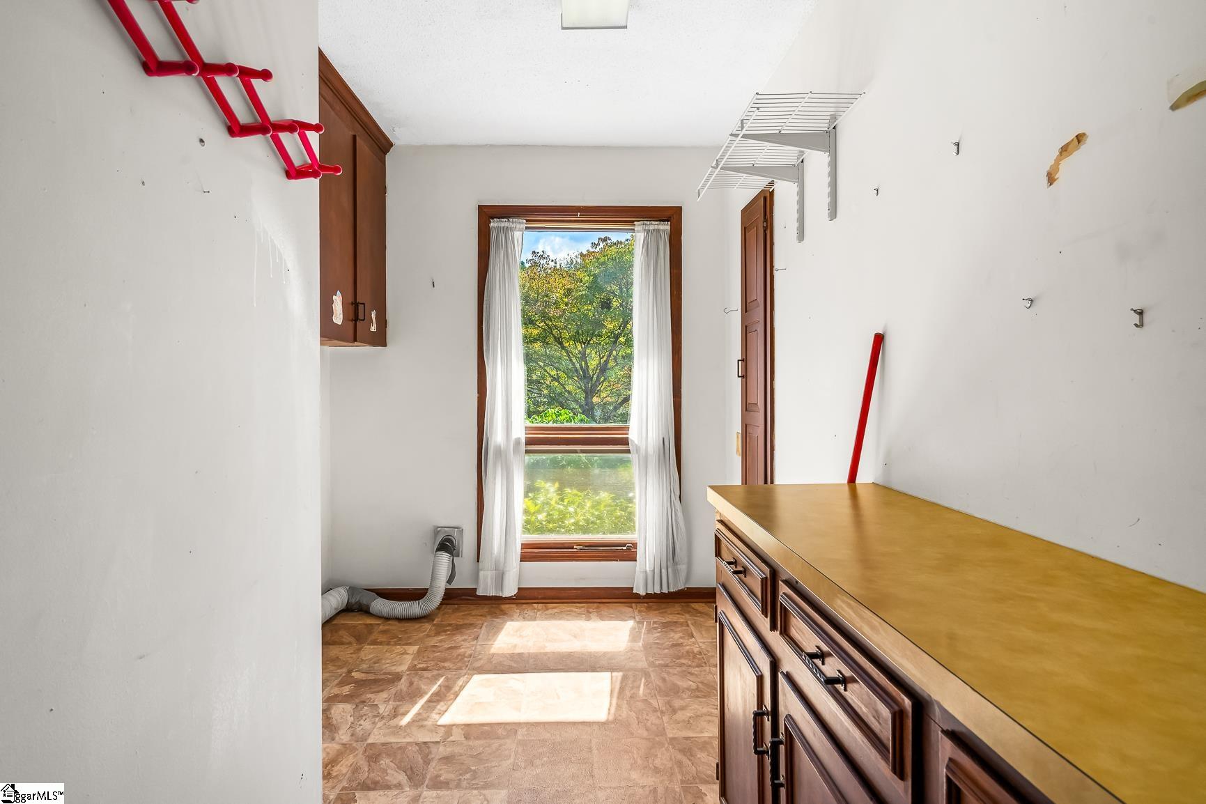 208 Williamsburg Road Anderson, SC 29621 - Photo 9 of 27