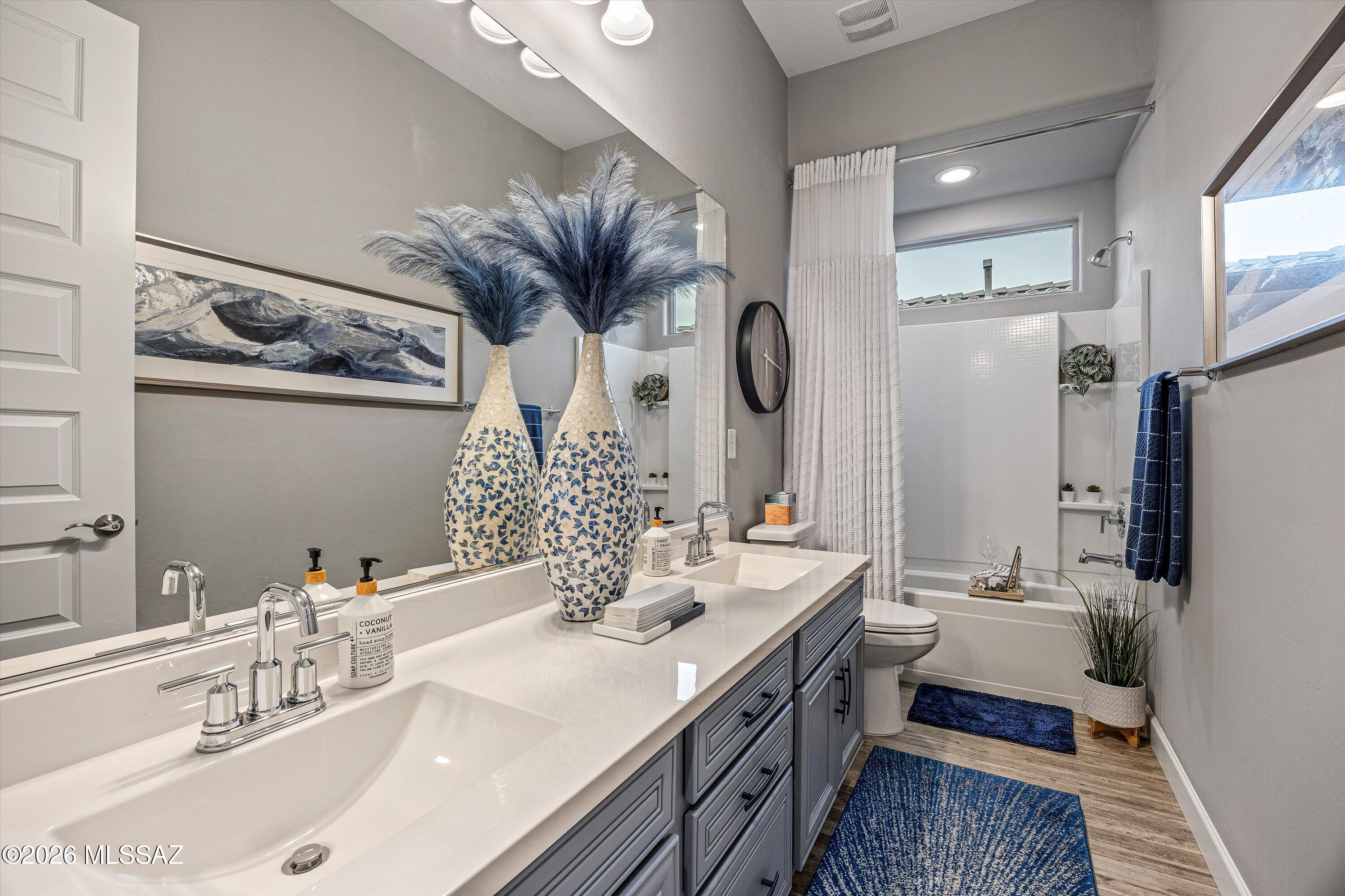 8489 North Lone Ranger Road Tucson, AZ 85743 - Photo 35 of 50 Gorgeous hall bath.