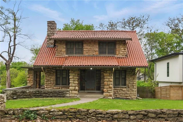 $689,950 | 5334 Oak Street, Kansas City, MO 64112