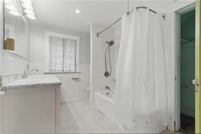 $689,950 | 5334 Oak Street, Kansas City, MO 64112