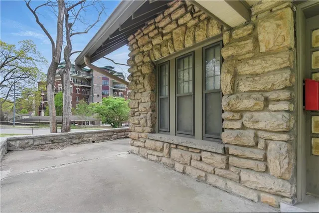 $689,950 | 5334 Oak Street, Kansas City, MO 64112