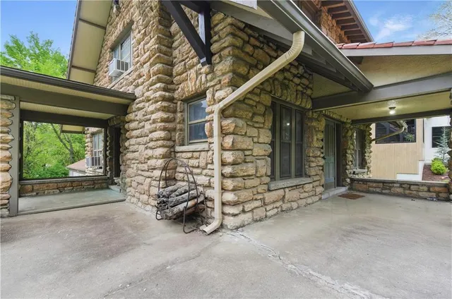 $689,950 | 5334 Oak Street, Kansas City, MO 64112