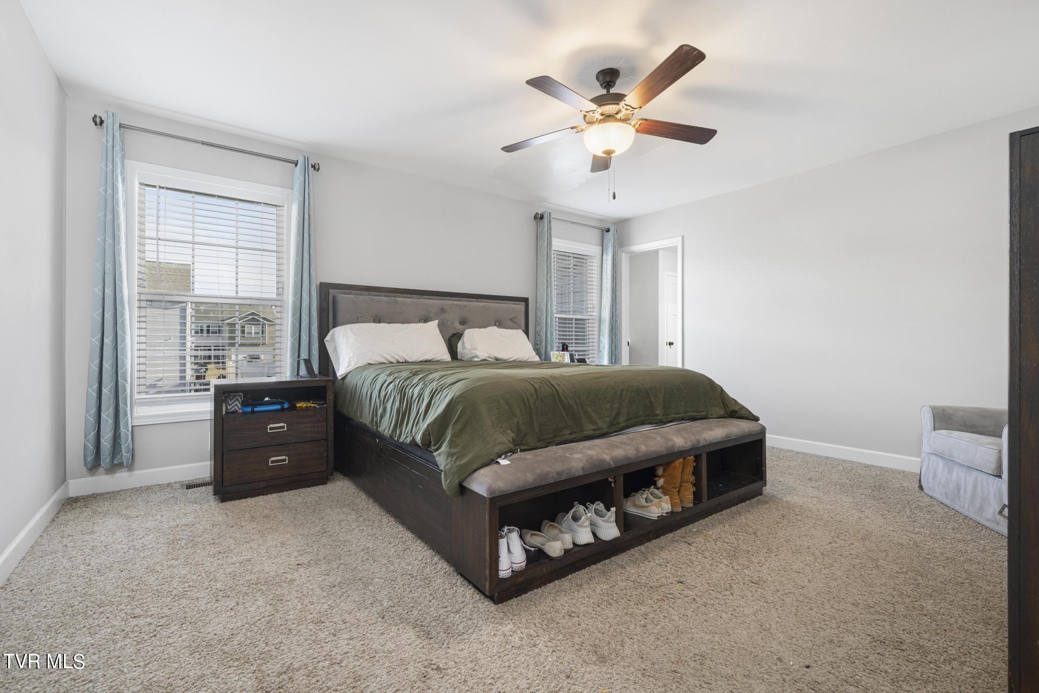 514 Suffolk Road Johnson City, TN 37615 - Photo 17 of 29 Primary bedroom