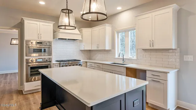 $769,900 | 14 Stone Crk Drive, East Greenbush, NY 12144