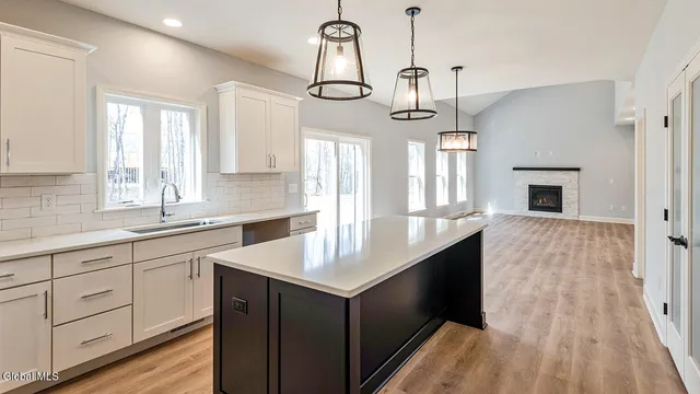 $769,900 | 14 Stone Crk Drive, East Greenbush, NY 12144