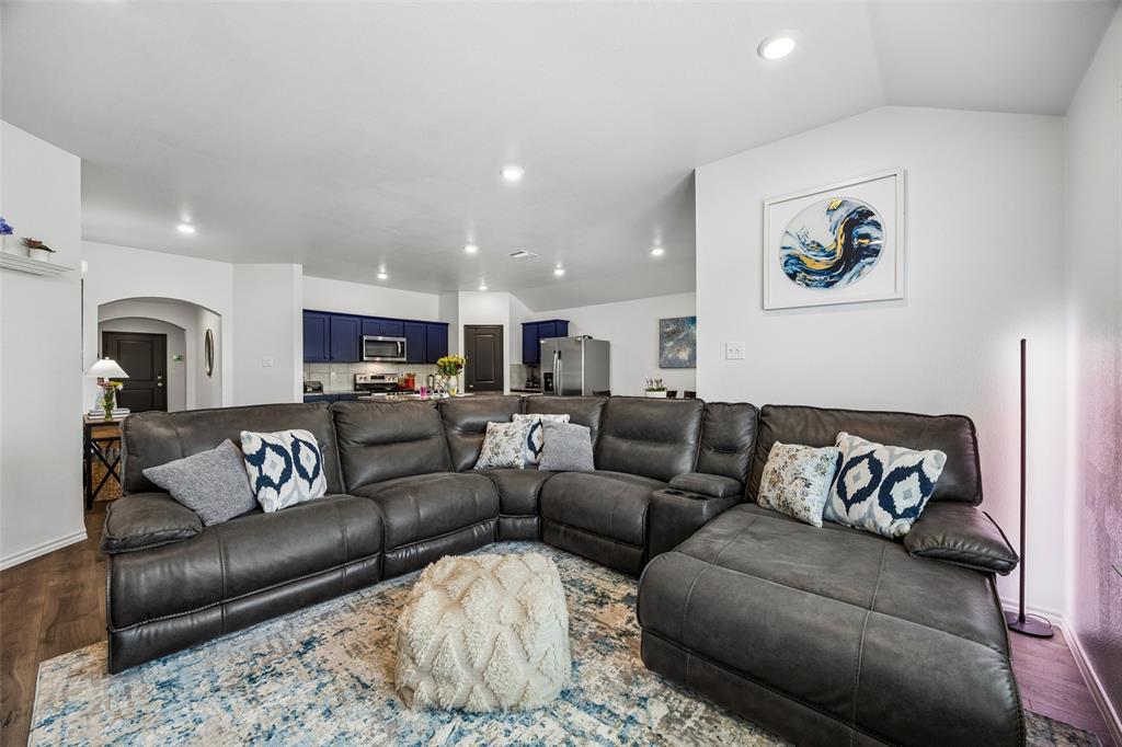 802 Rustic Way Royse City, TX 75189 - Photo 21 of 38 a living room with furniture and a couch