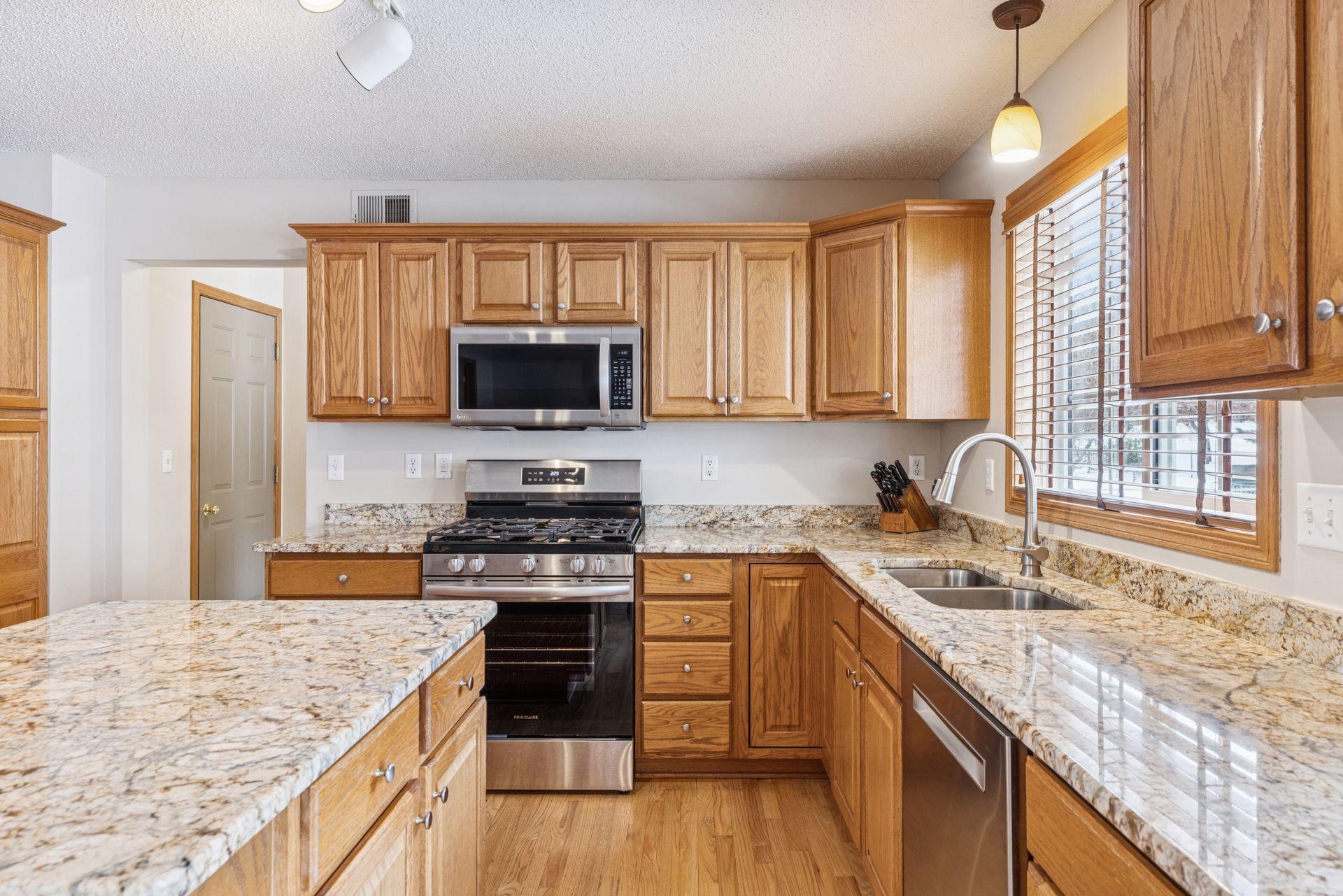 7746 Newbury Road Woodbury, MN 55125 - Photo 12 of 46