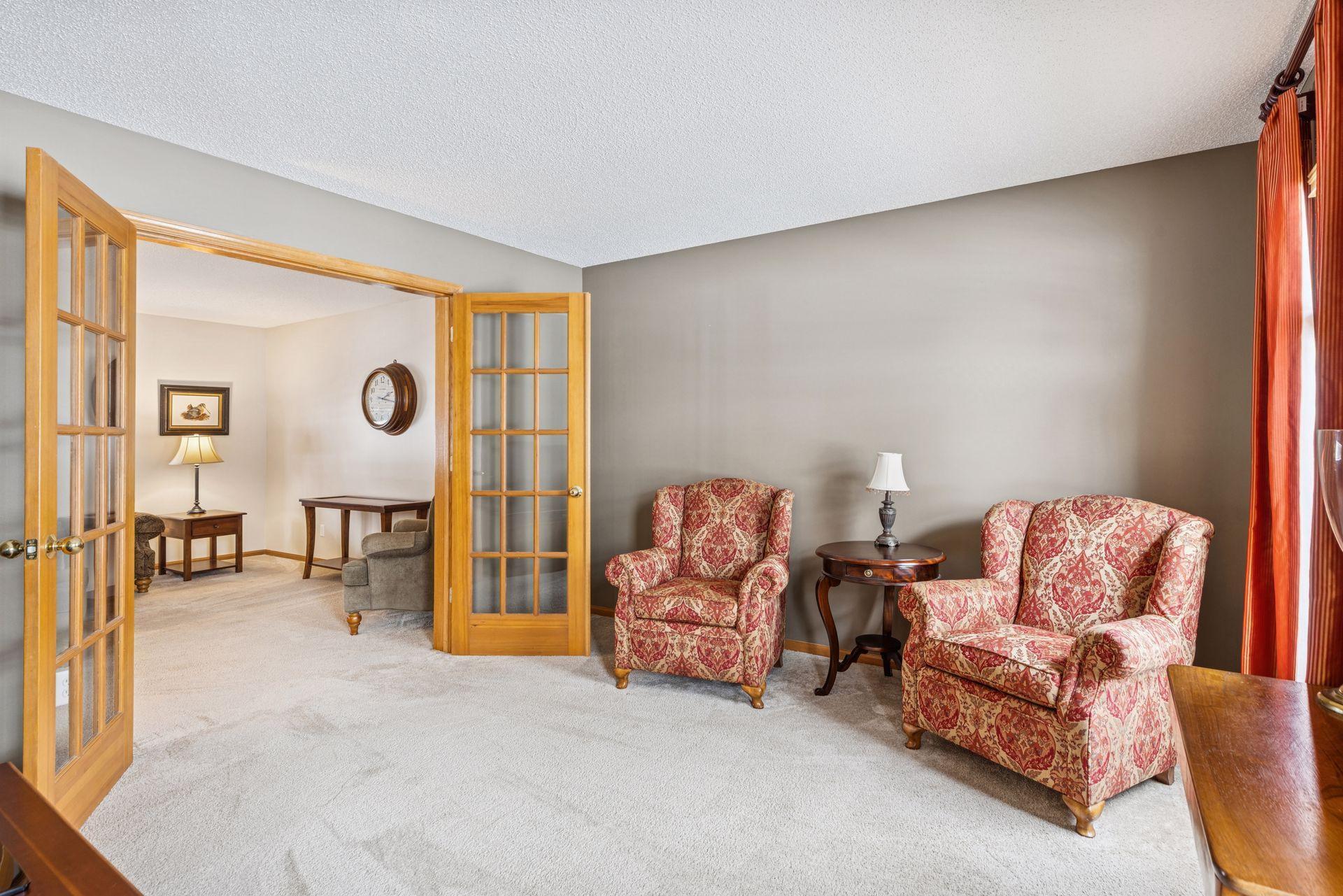 7746 Newbury Road Woodbury, MN 55125 - Photo 4 of 46