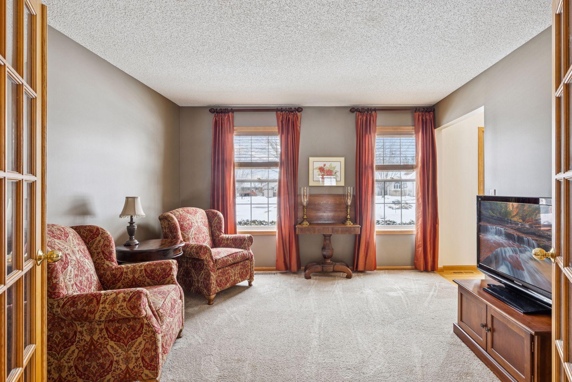 7746 Newbury Road Woodbury, MN 55125 - Photo 5 of 46