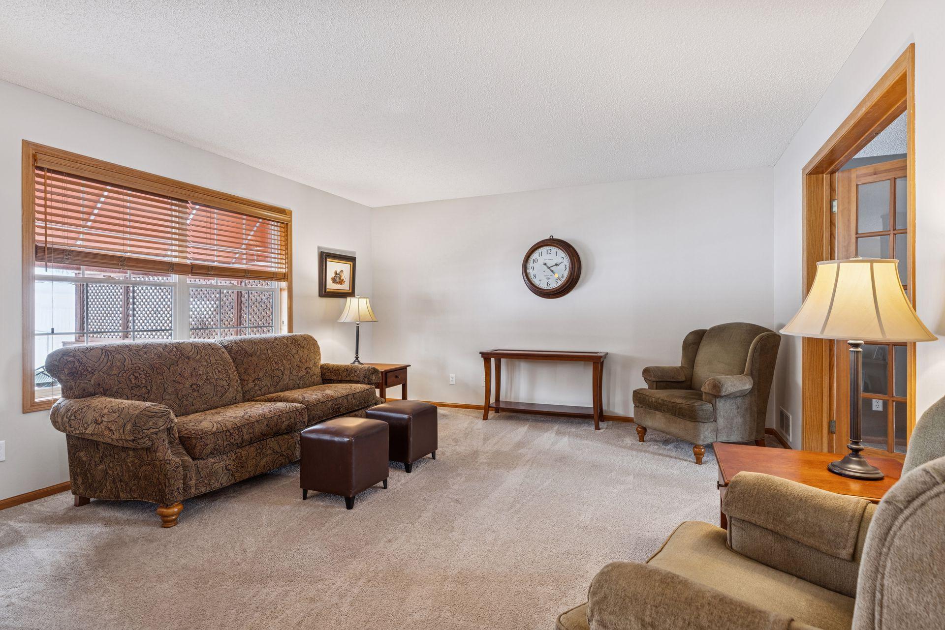 7746 Newbury Road Woodbury, MN 55125 - Photo 8 of 46