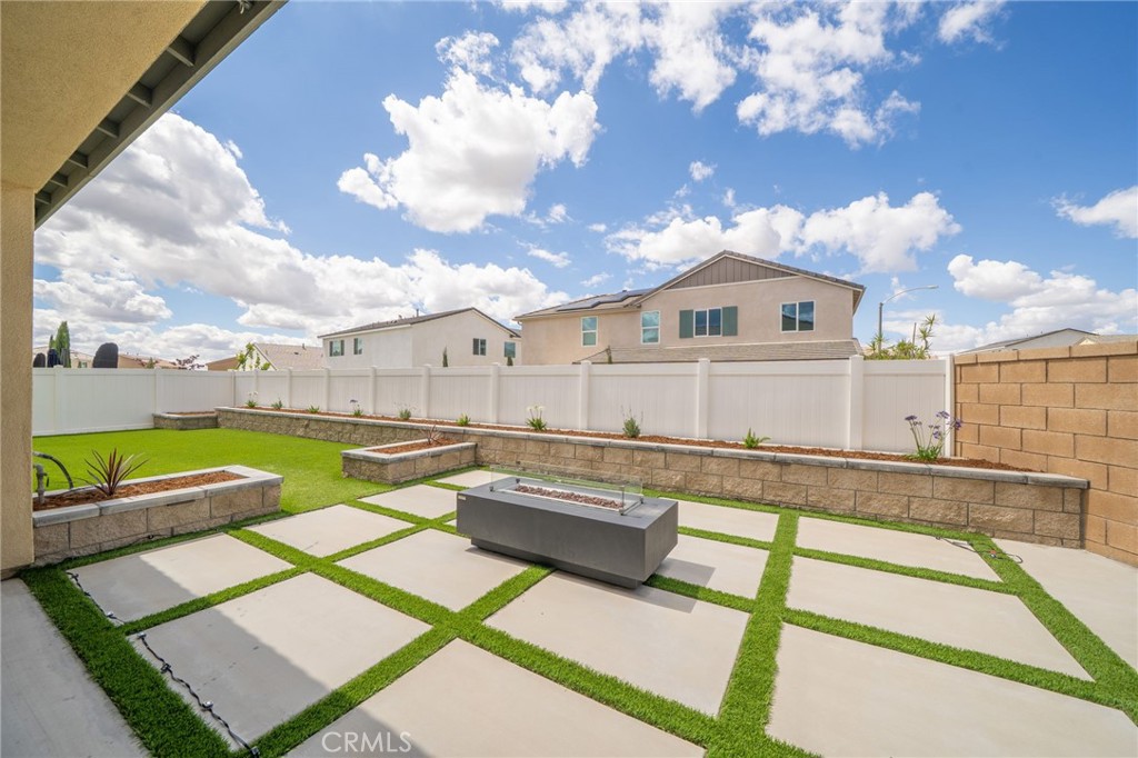 2414 Crater Avenue Rialto, CA 92377 - Photo 34 of 50