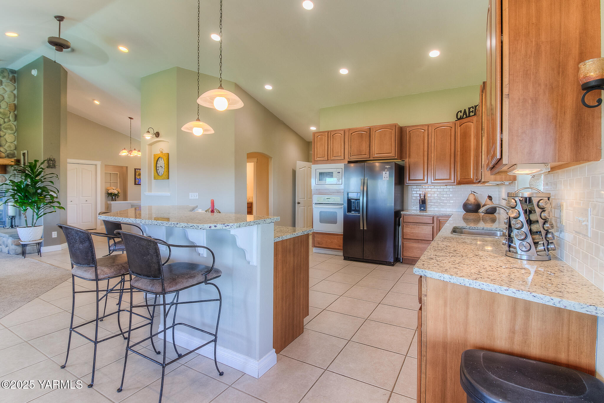 9806 Bittner Road Yakima, WA 98901 - Photo 14 of 53 kitchen