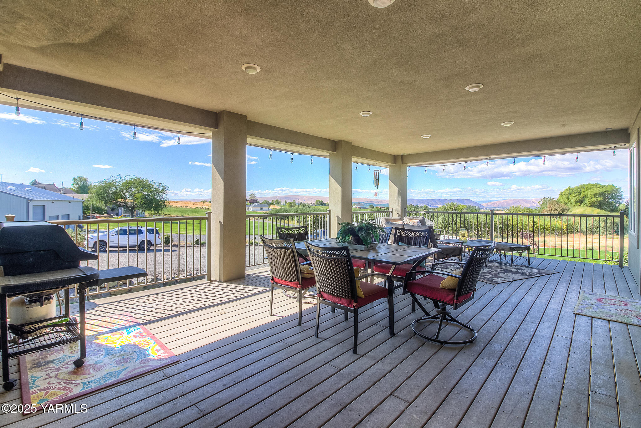 9806 Bittner Road Yakima, WA 98901 - Photo 20 of 53 Main Level Deck