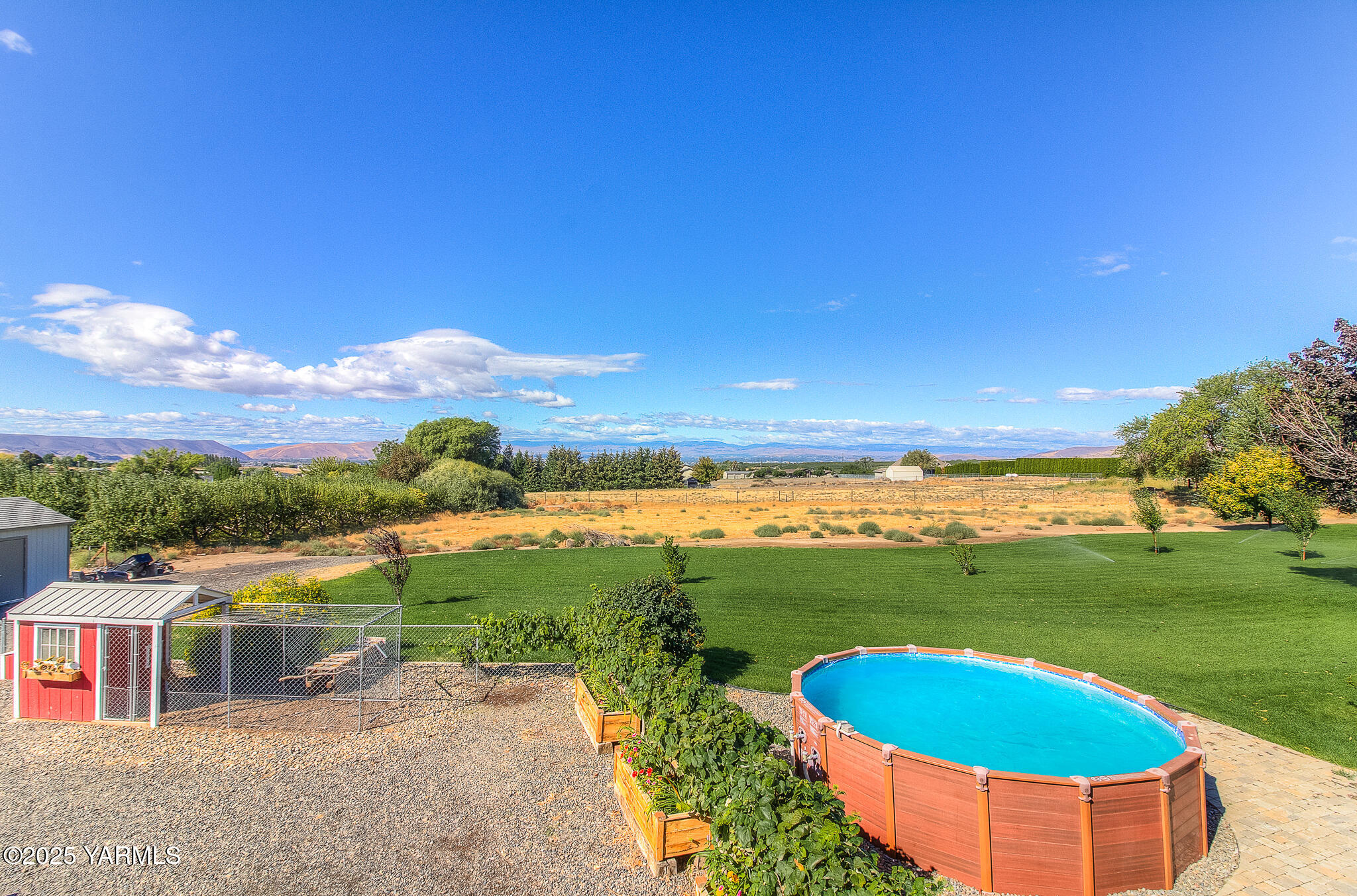 9806 Bittner Road Yakima, WA 98901 - Photo 21 of 53 Main Level Deck View